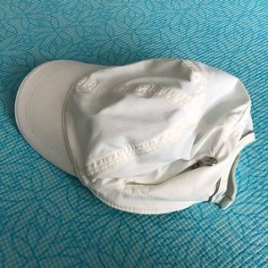 Lululemon run hat with zipper